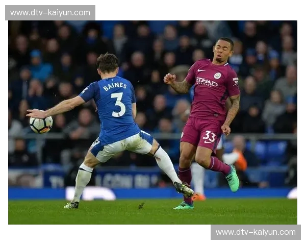 曼城vs埃弗顿：蓝月映照下的太妃糖，是顶级传控的艺术表演，还是铁血草根的逆袭史诗？